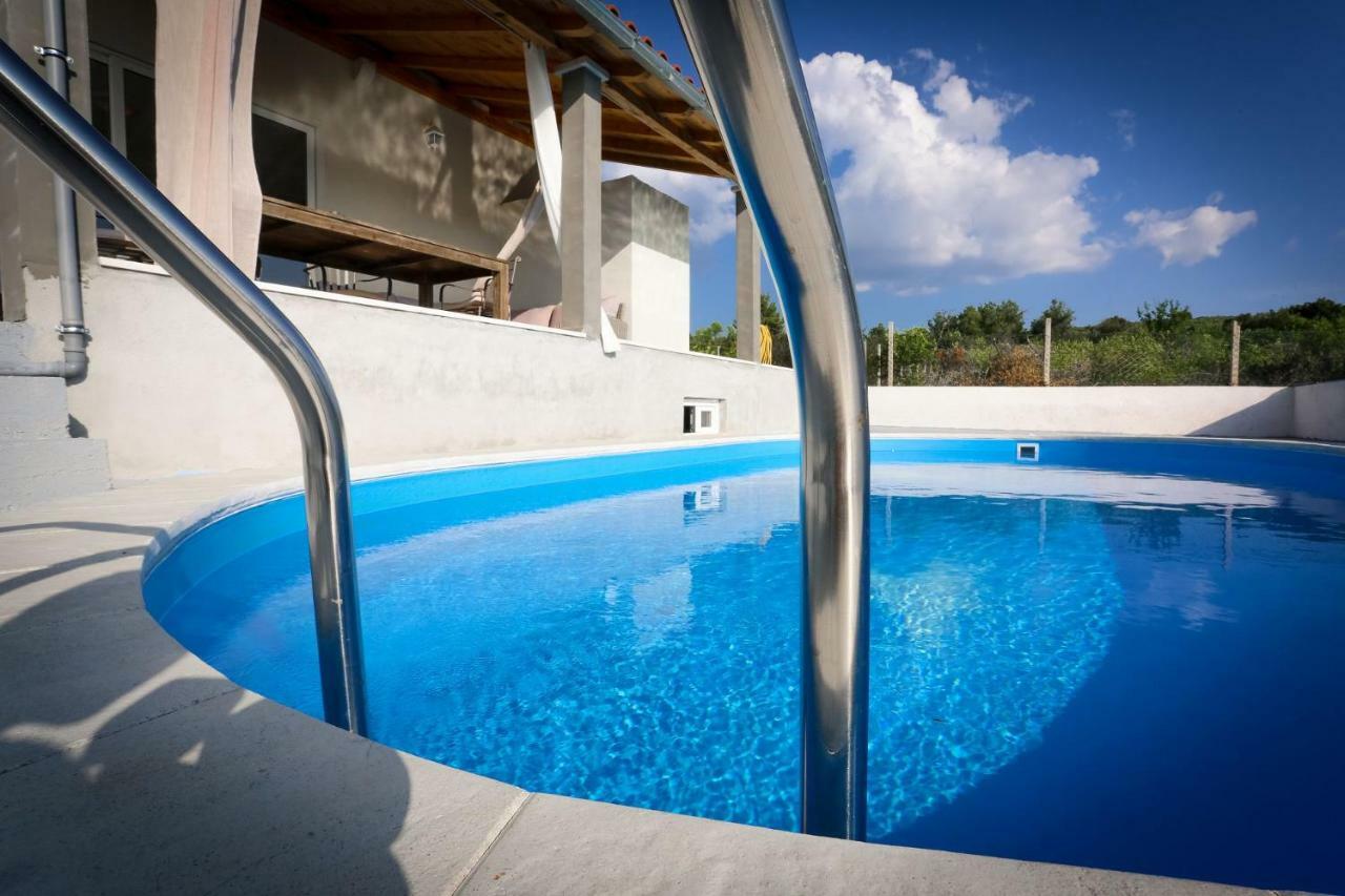 Villa Baras Garden - House With Pool Mirce Esterno foto
