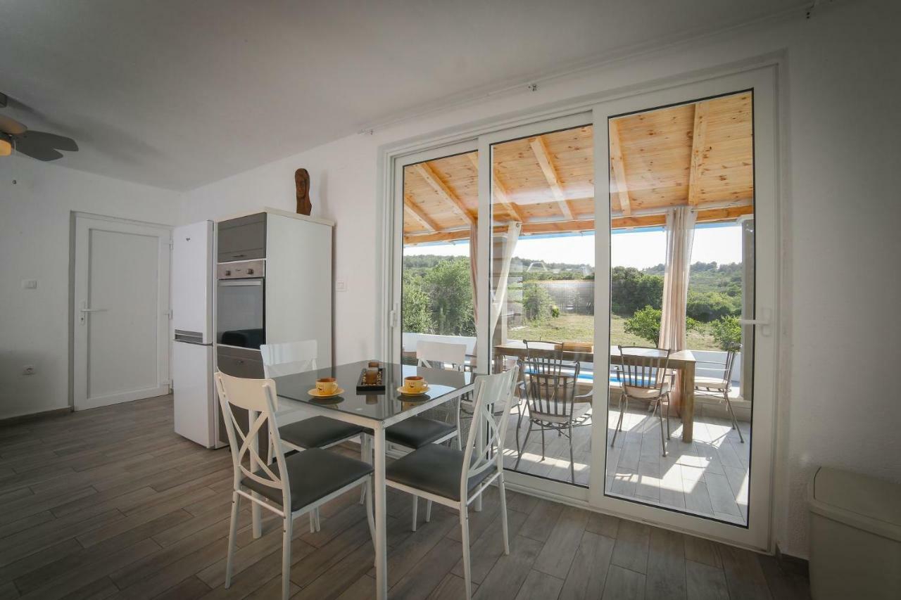 Villa Baras Garden - House With Pool Mirce Esterno foto