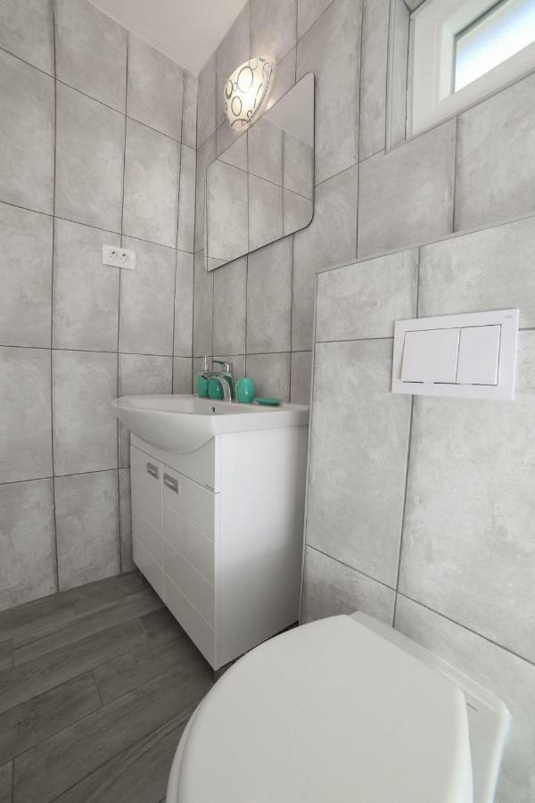 Villa Baras Garden - House With Pool Mirce Esterno foto