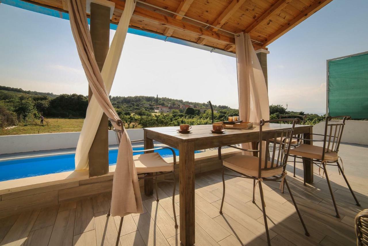 Villa Baras Garden - House With Pool Mirce Esterno foto