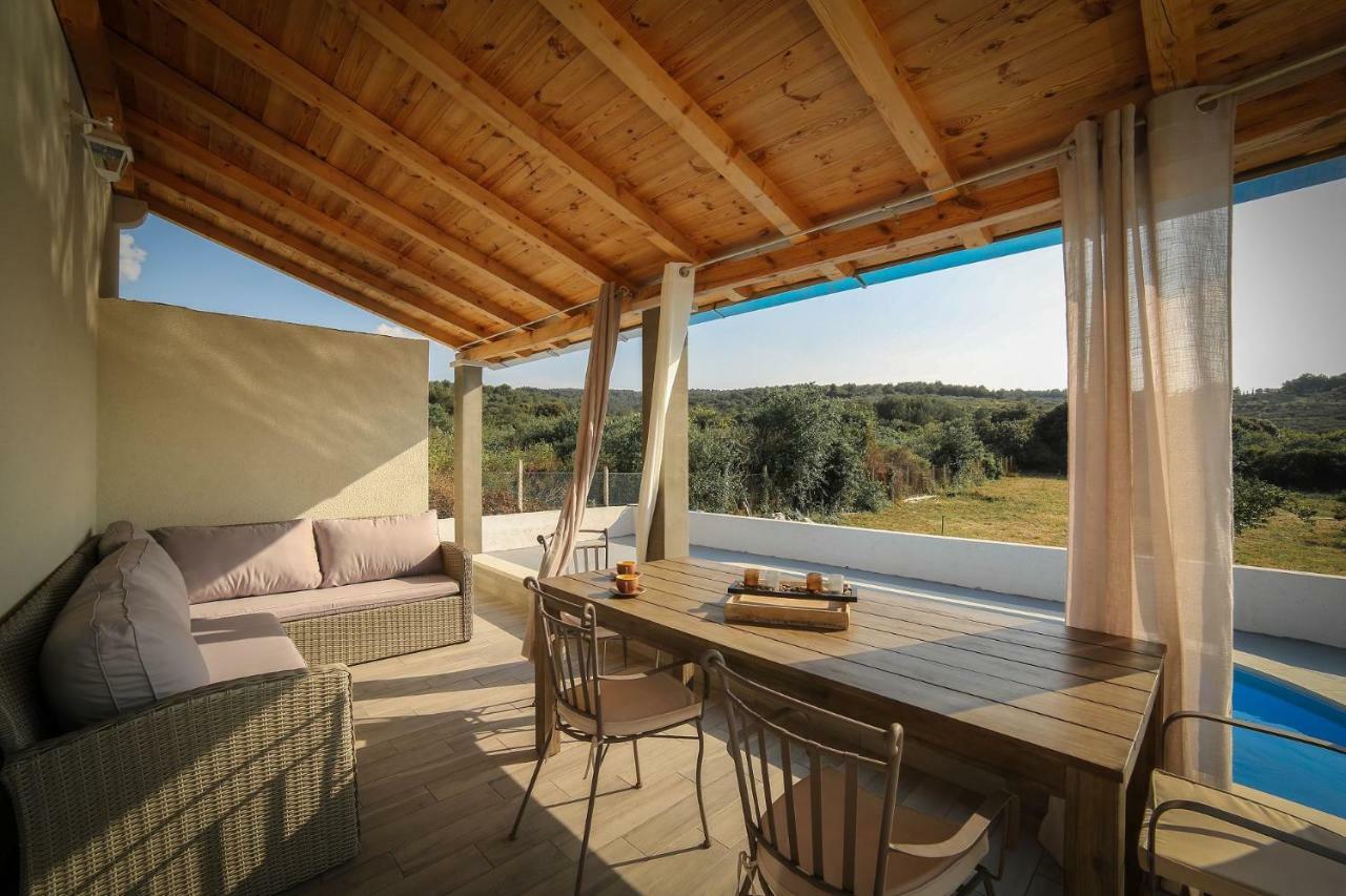 Villa Baras Garden - House With Pool Mirce Esterno foto